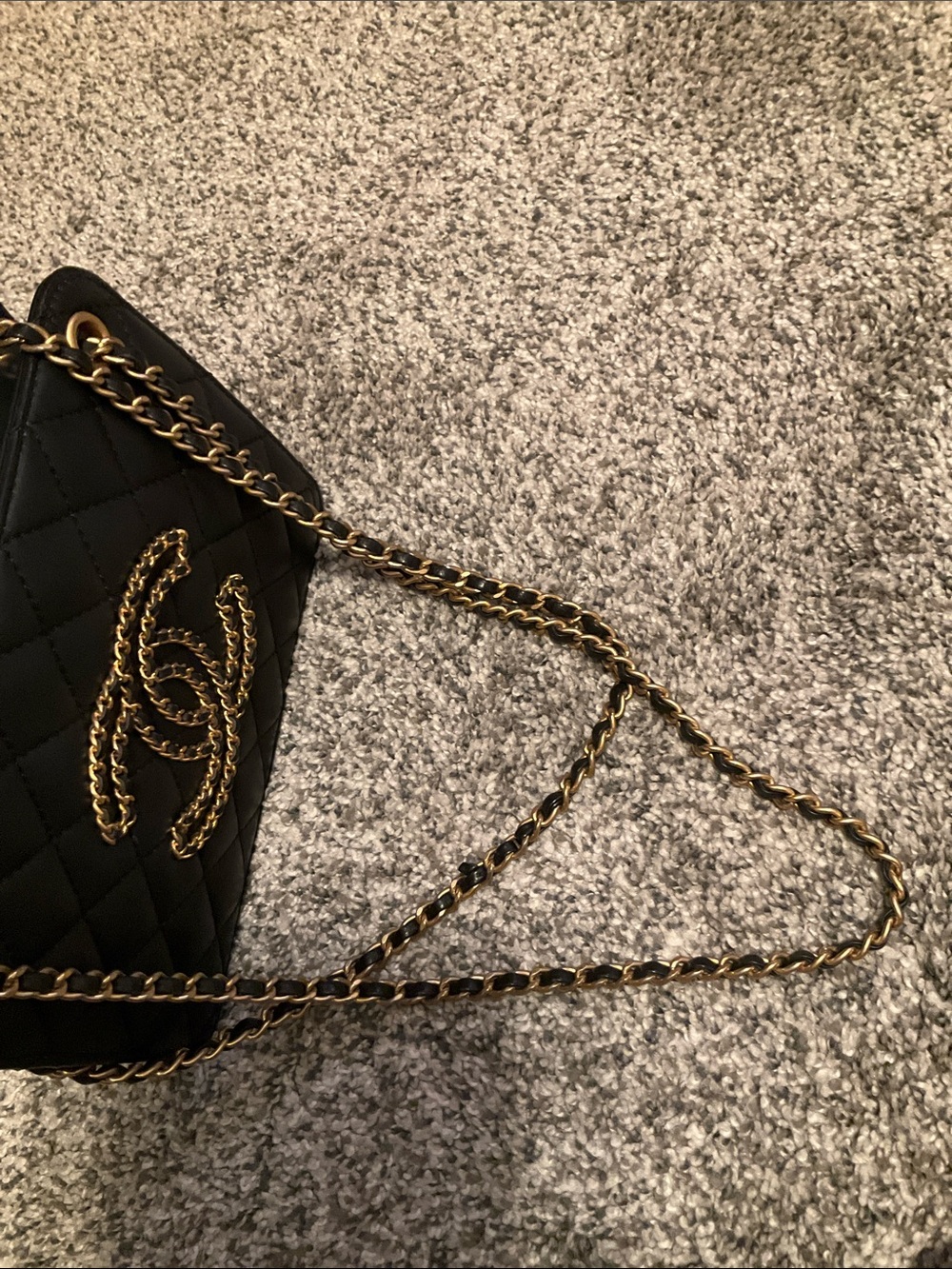 CHANEL Black Quilted Lambskin Crossbody with Gold Chain CC - Picture 5 of 9